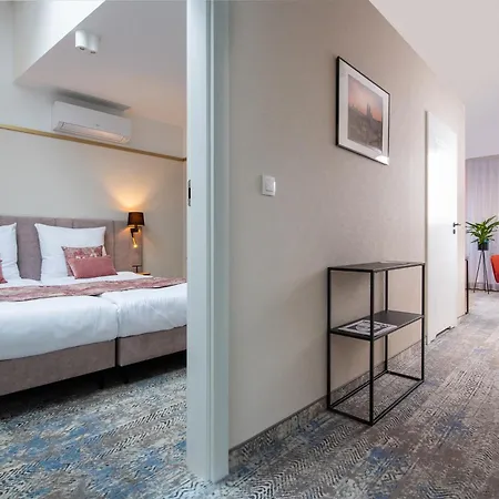 Mr67 Mayera Rapaporta Hotel