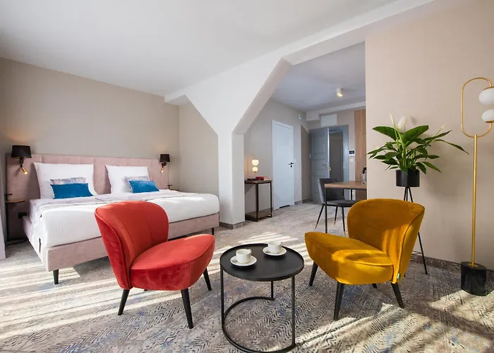 Mr67 Mayera Rapaporta Hotel