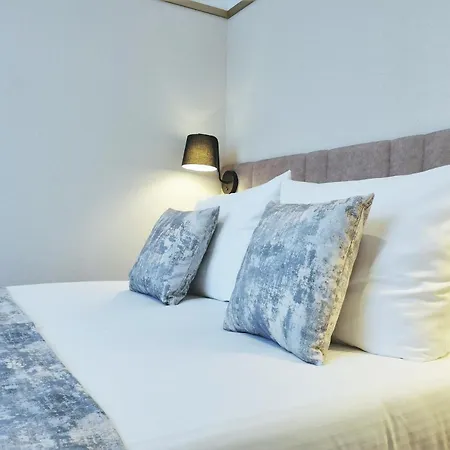 Mr67 Mayera Rapaporta 4*