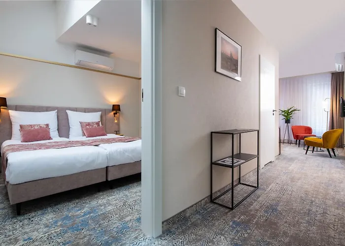 Mr67 Mayera Rapaporta Hotel